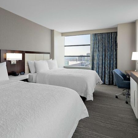 Hampton Inn Chicago Mccormick Place Bagian luar foto