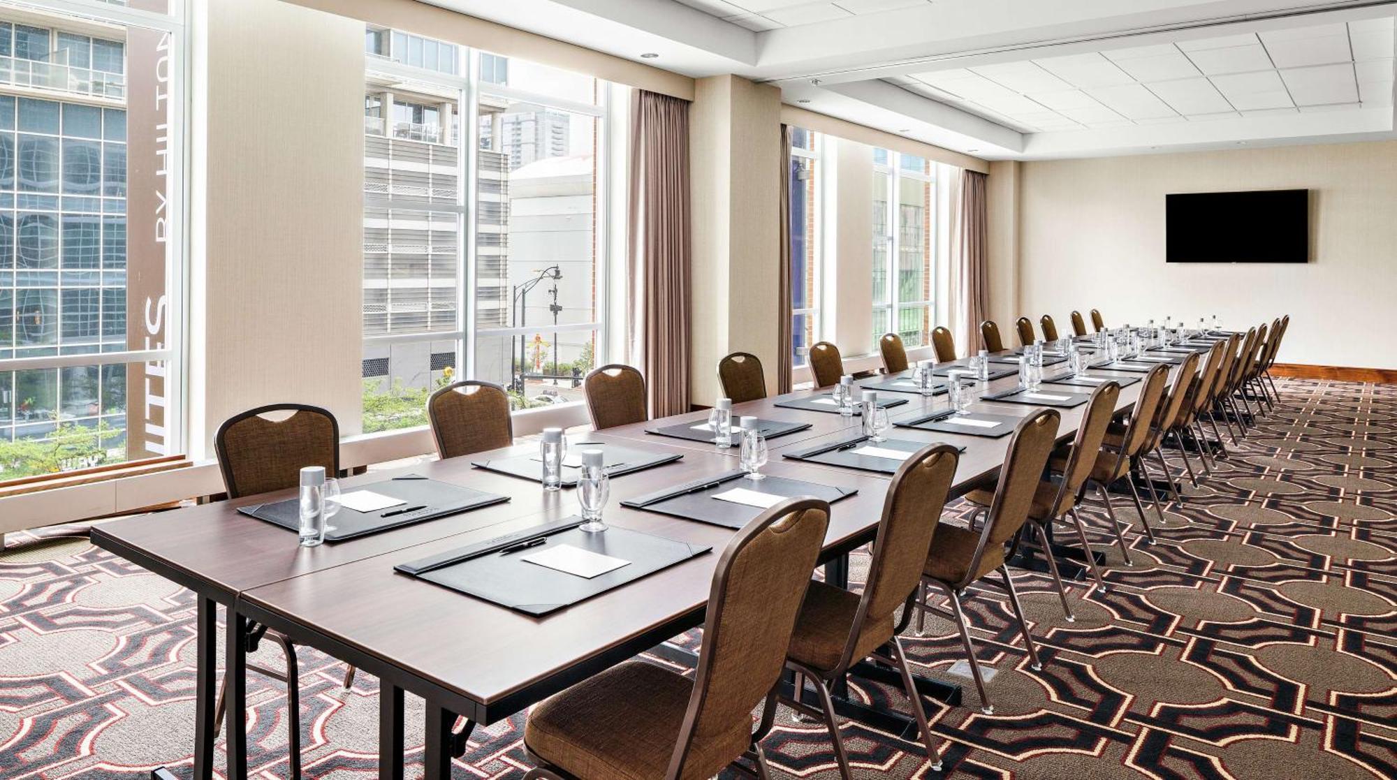 Hampton Inn Chicago Mccormick Place Bagian luar foto