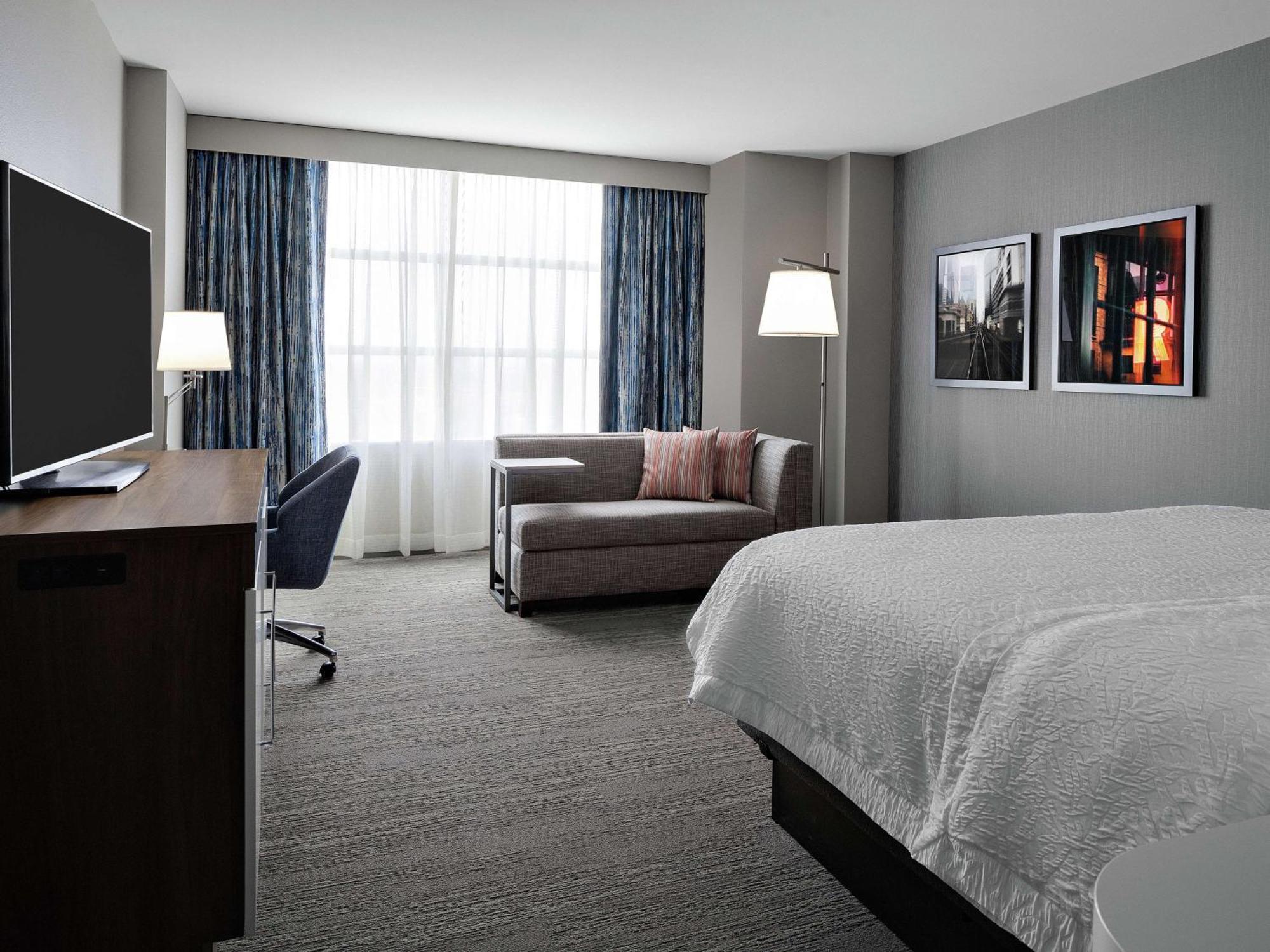 Hampton Inn Chicago Mccormick Place Bagian luar foto