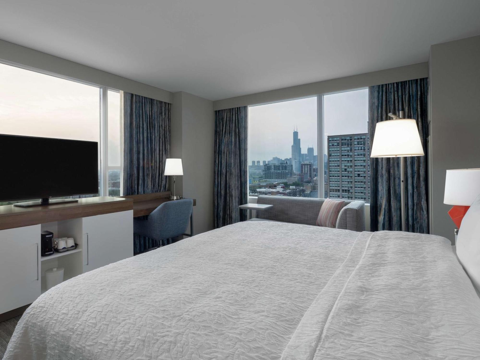 Hampton Inn Chicago Mccormick Place Bagian luar foto