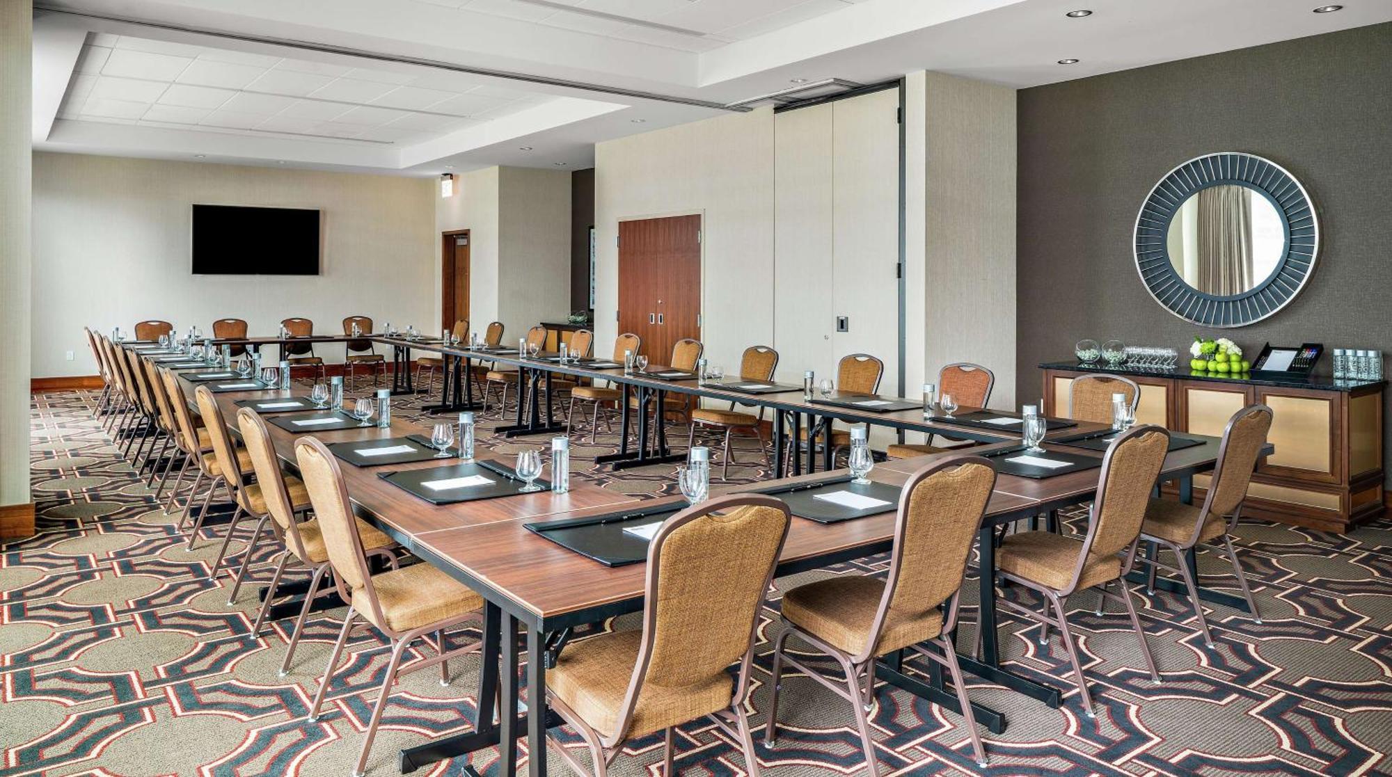 Hampton Inn Chicago Mccormick Place Bagian luar foto