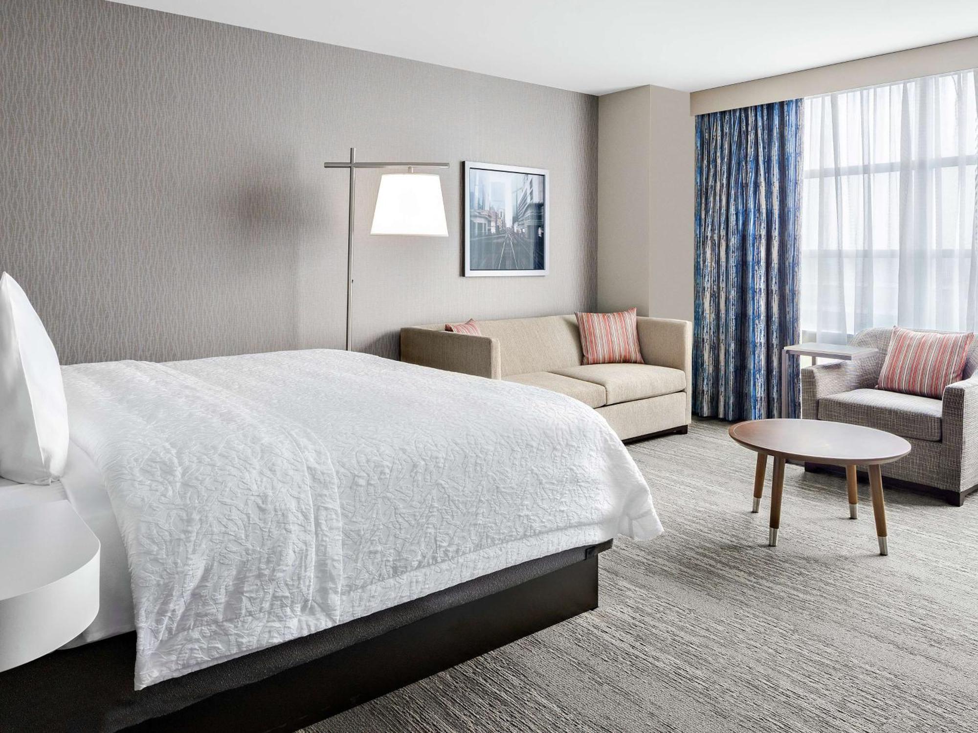 Hampton Inn Chicago Mccormick Place Bagian luar foto