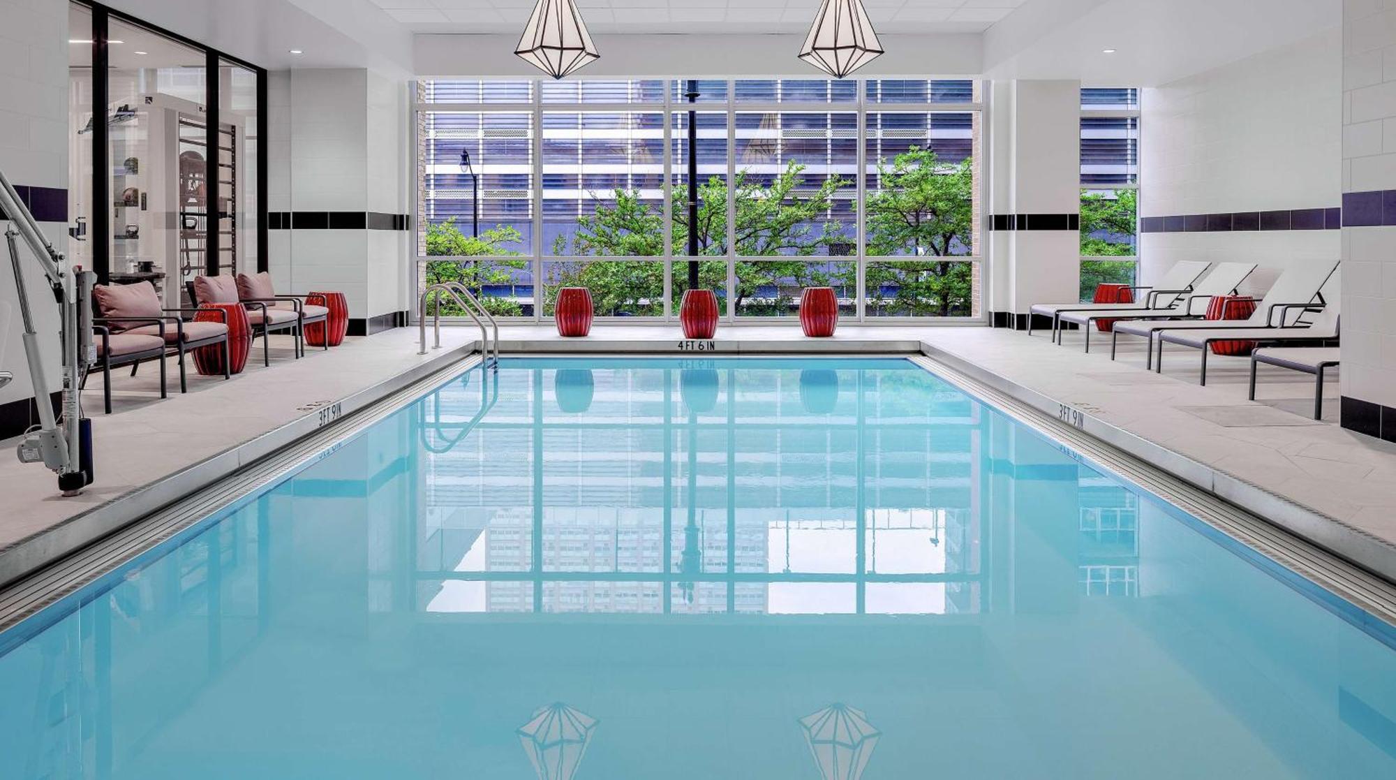 Hampton Inn Chicago Mccormick Place Bagian luar foto