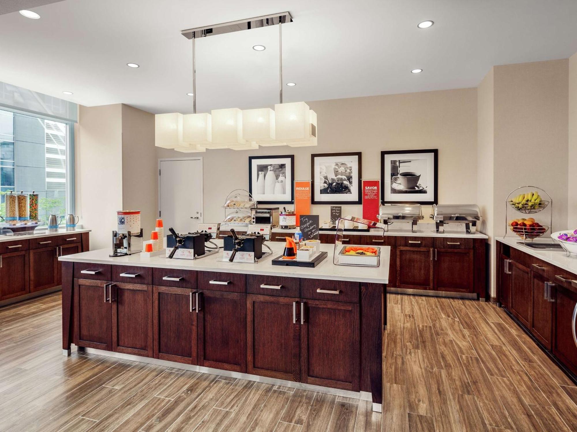 Hampton Inn Chicago Mccormick Place Bagian luar foto