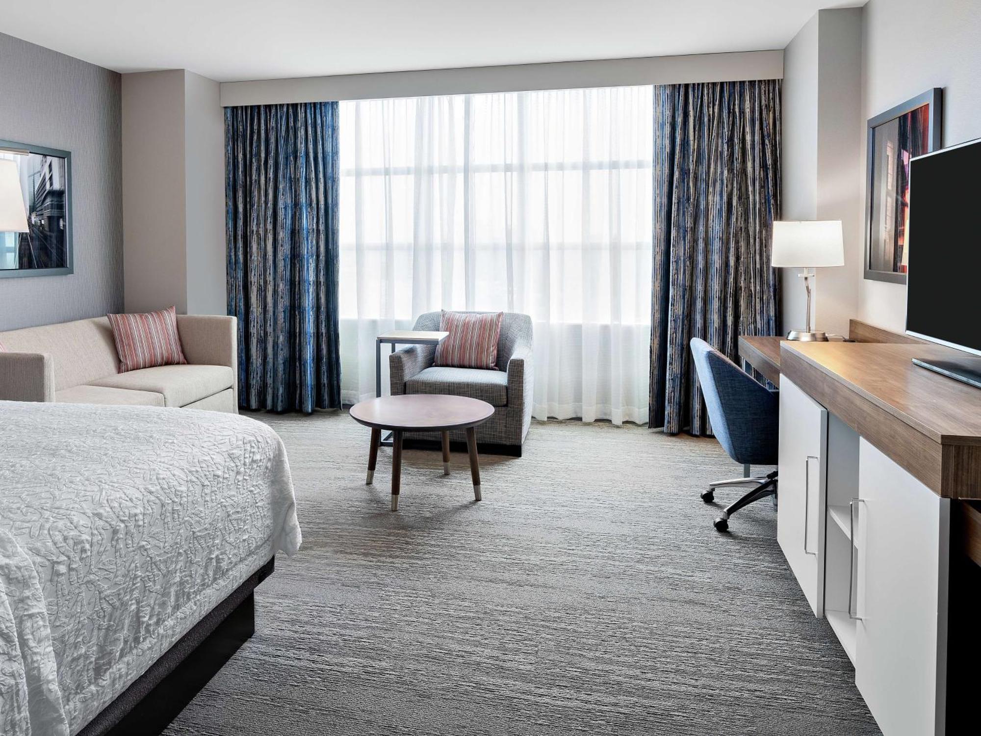 Hampton Inn Chicago Mccormick Place Bagian luar foto